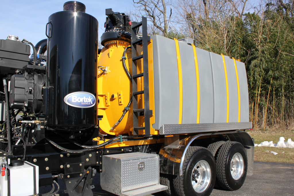 Aquatech® B-Series Jet/Vac Truck - Bortek PWX